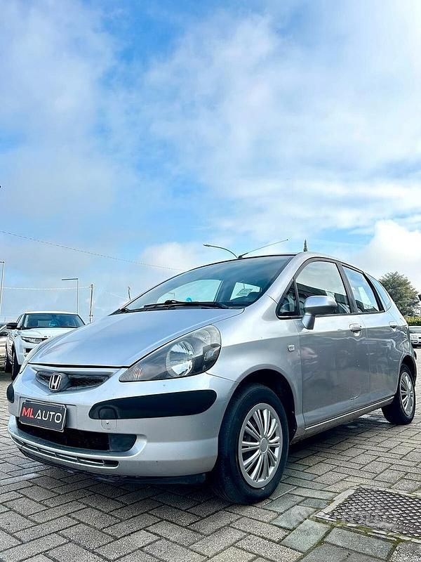 Usata Honda Jazz LS 77 CV (56 kW) 2004 Grigio Utilitaria