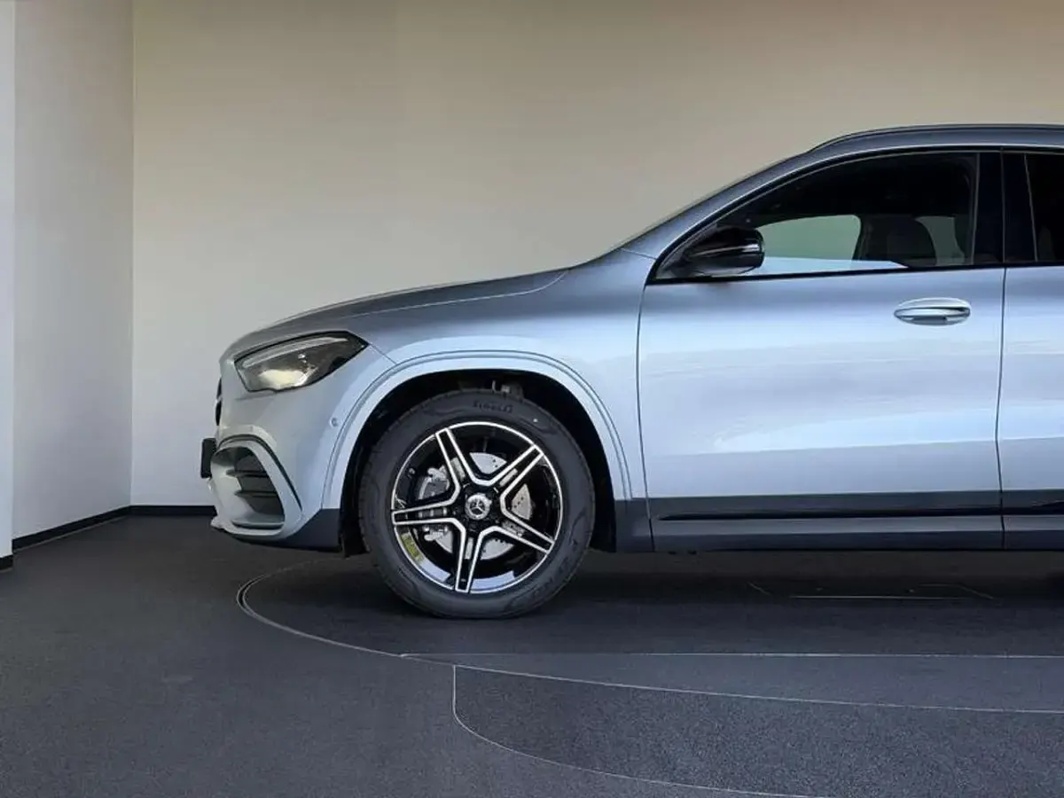 Nuova Mercedes GLA200 AMG line 150 CV (110 kW) 2025 Argento SUV