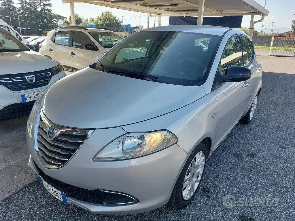 Usata Lancia Ypsilon Gold 69 CV (50 kW) 2011 Grigio Utilitaria