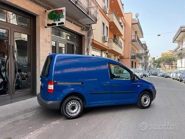 Usata VW Caddy Life 105 CV (77 kW) 2008 Blu Monovolume