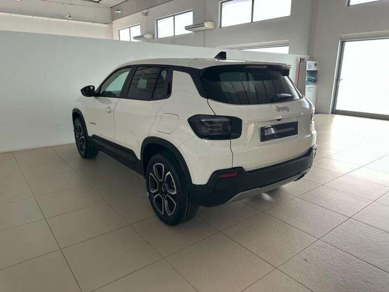 Usata Jeep Avenger Summit 101 CV (74 kW) 2024 Bianco SUV