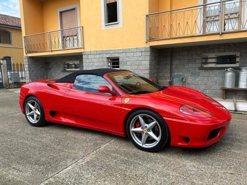 Usata Ferrari 360 400 CV (294 kW) 2002 Rosso Cabrio