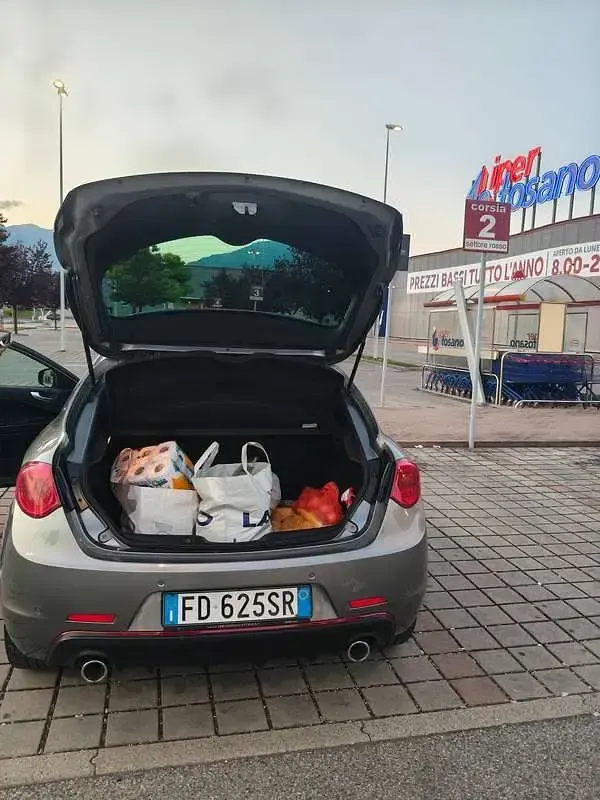 Usata Alfa Romeo Giulietta Super 150 CV (110 kW) 2016 Grigio Utilitaria