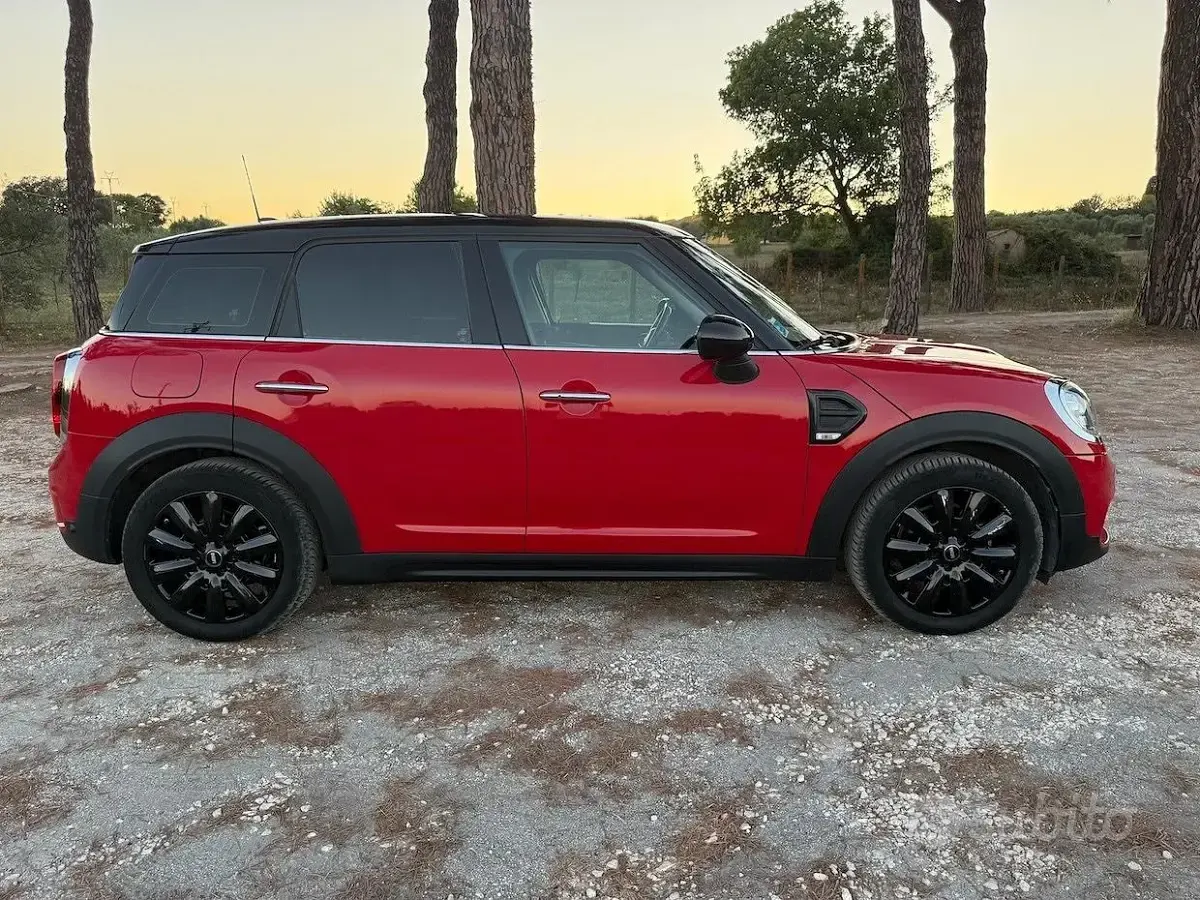 Usata Mini Cooper D Countryman Business 150 CV (110 kW) 2018 Rosso SUV