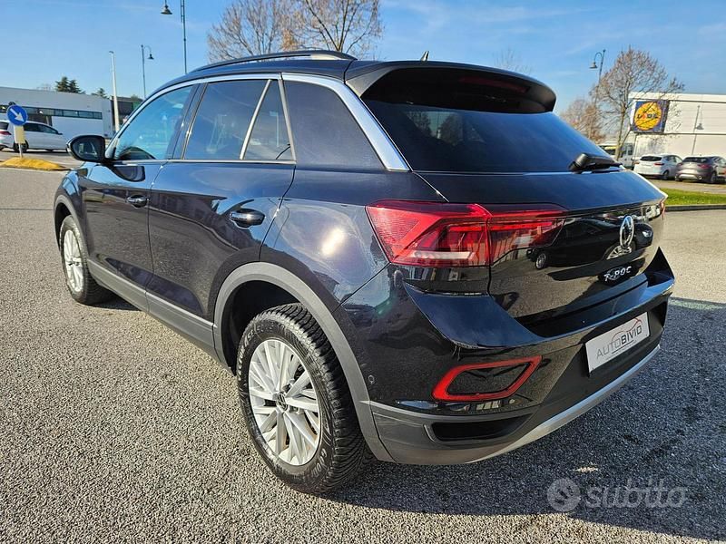 Usata VW T-Roc Life 110 CV (80 kW) 2023 Nero SUV