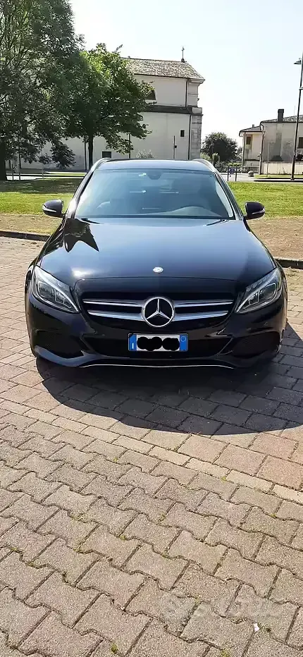 Usata Mercedes C200 Executive 136 CV (100 kW) 2015 Nero Station wagon
