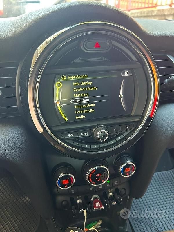 Usata Mini Cooper D 95 CV (69 kW) 2016 Blu Utilitaria