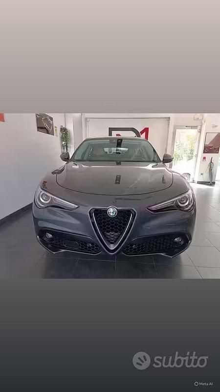 Usata Alfa Romeo Stelvio 160 CV (117 kW) 2019 Grigio SUV