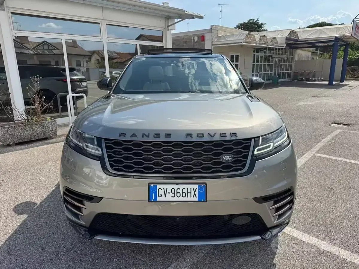 Usata Land Rover Range Rover Velar R-Dynamic 241 CV (177 kW) 2019 Grigio SUV