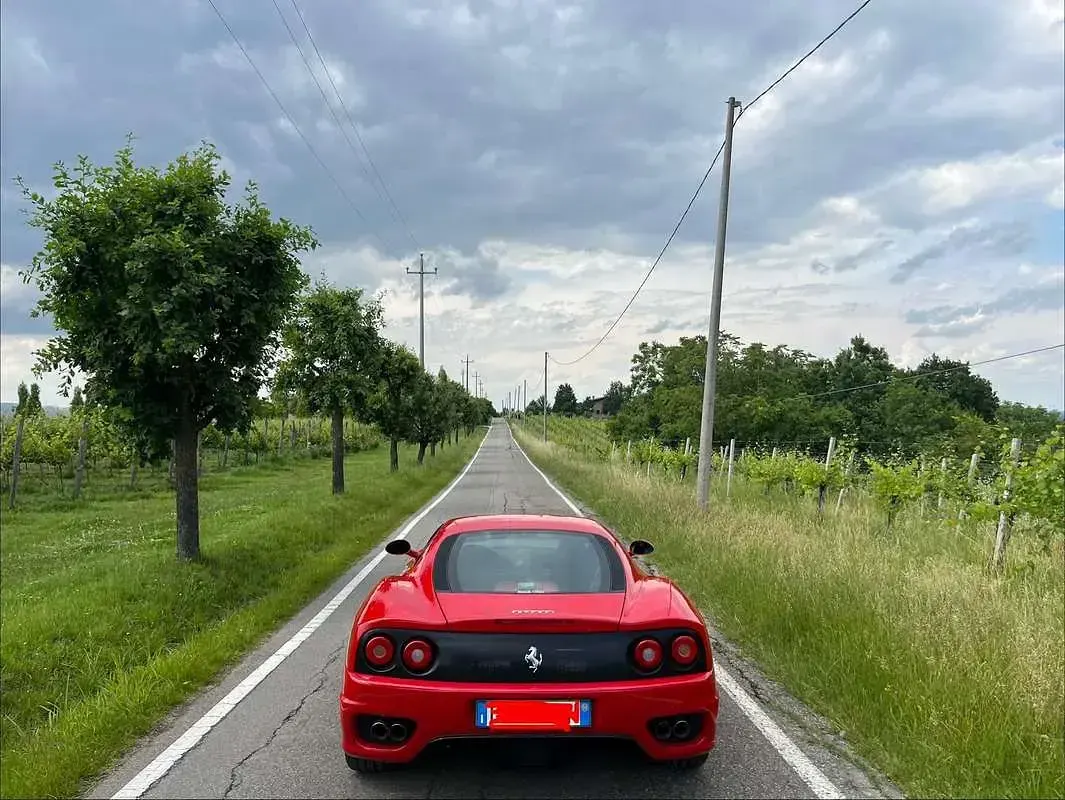 Usata Ferrari 360 400 CV (294 kW) 2004 Rosso Coupé