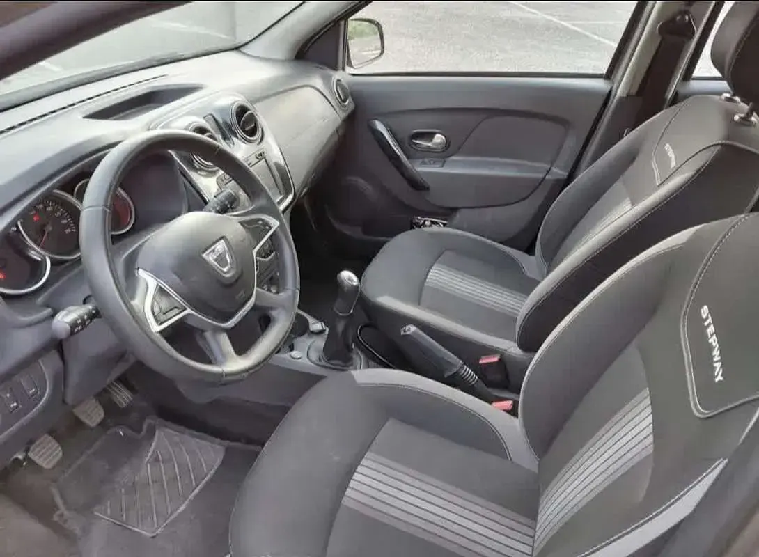Usata Dacia Sandero 75 CV (55 kW) 2008 Utilitaria