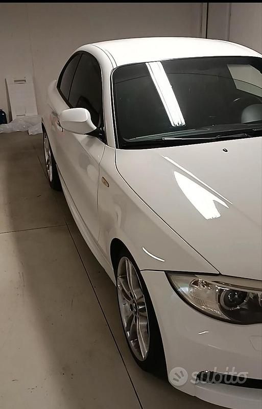 Usata BMW 120 Coupé 250 CV (183 kW) 2011 Bianco Coupé