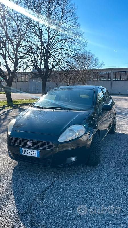 Usata Fiat Grande Punto Dynamic 120 CV (88 kW) 2008 Nero Utilitaria