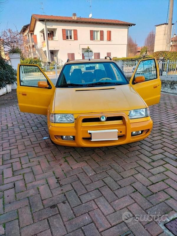 Usata Skoda Felicia 1998 Giallo Berlina