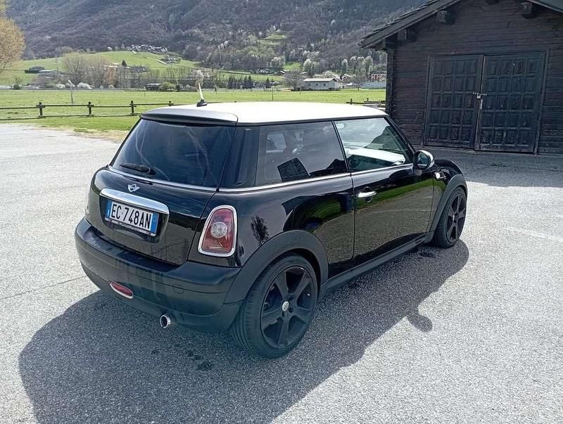 Occasion Mini Cooper D 109 ch (80 kW) 2010 Noir Citadine