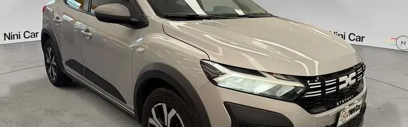 Usata Dacia Sandero Comfort 101 CV (74 kW) 2023 Verde Utilitaria
