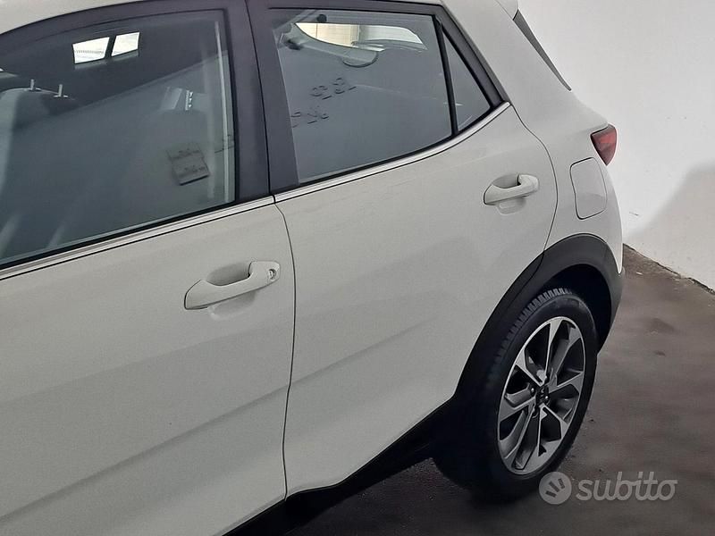 Usata Kia Stonic 116 CV (85 kW) 2018 Bianco SUV