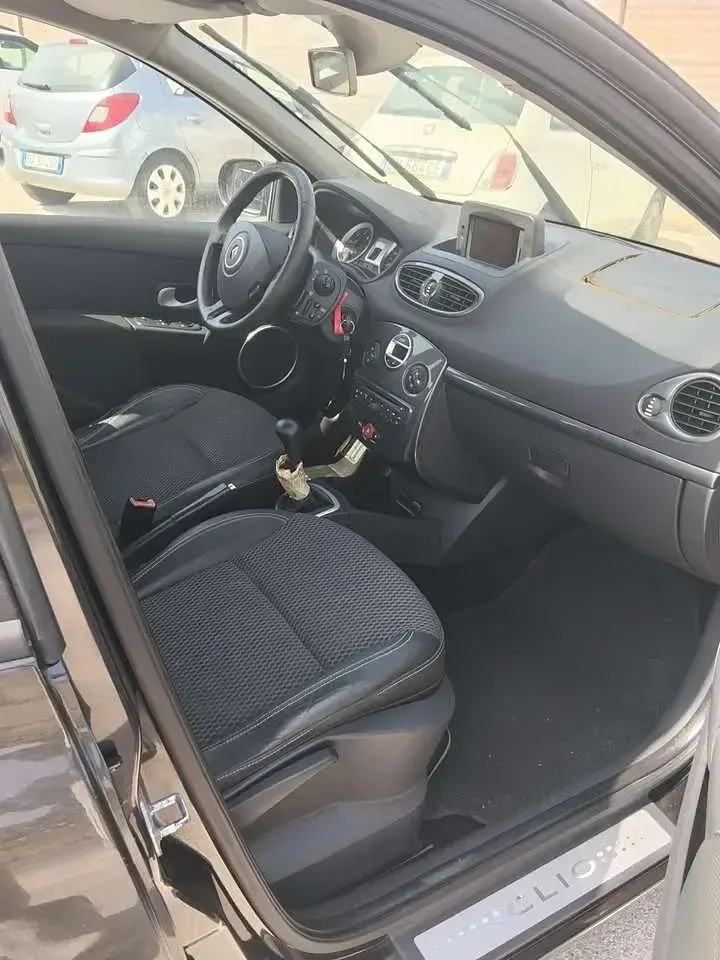 Usata Renault Clio II Dynamique 84 CV (61 kW) 2009 Other Berlina
