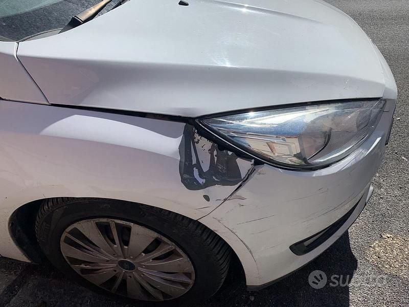 Usata Ford Focus Business Edition 120 CV (88 kW) 2015 Bianco Station wagon