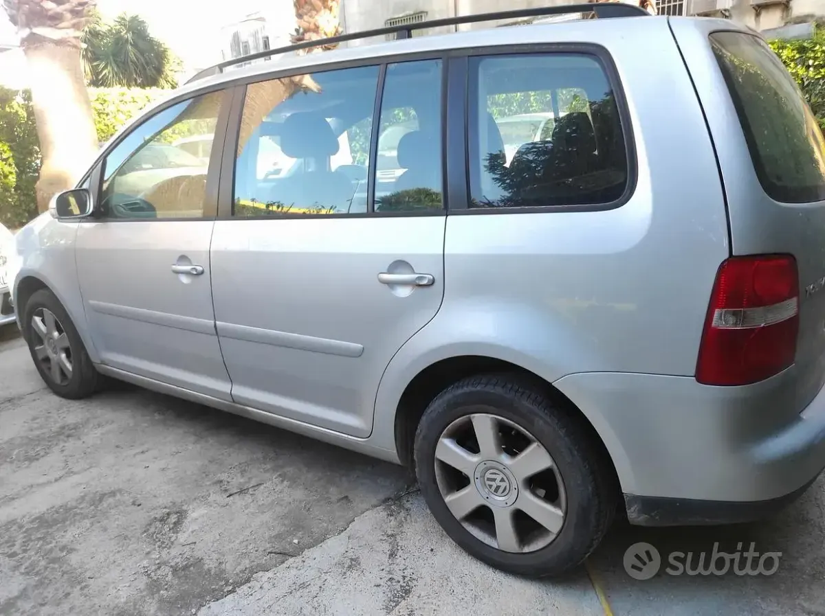 Usata VW Touran 105 CV (77 kW) 2006 Grigio Monovolume