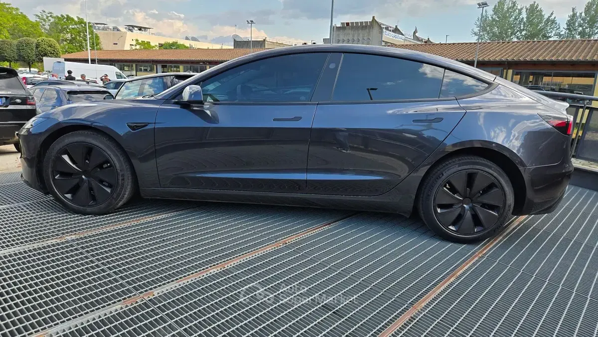 Occasion Tesla Model 3 RWD 208 kW (284 ch) 2024 Gris Berline