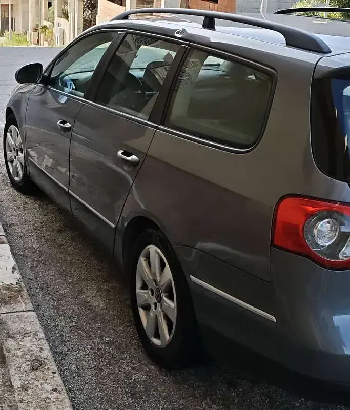 Usata VW Passat Sportline 150 CV (110 kW) 2005 Grigio Station wagon