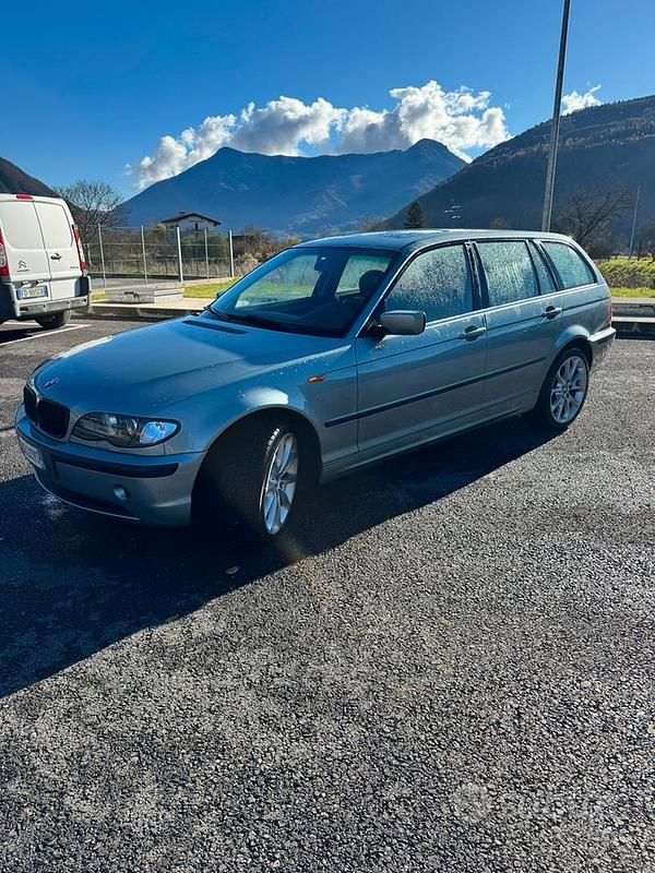Begagnad BMW 330 184 HK (135 kW) 2002 Grön Sedan