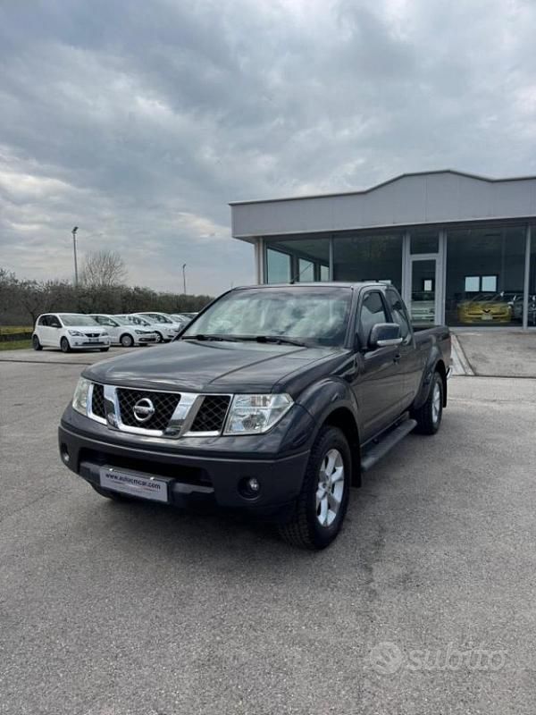 Usata Nissan Navara XE 171 CV (125 kW) 2009 Nero