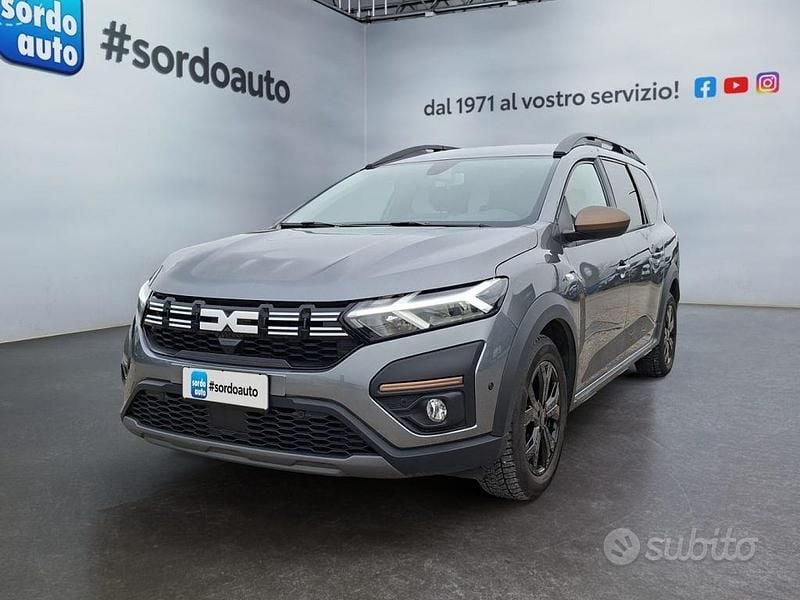 Usata Dacia Jogger Extreme 101 CV (74 kW) 2024 Grigio Monovolume