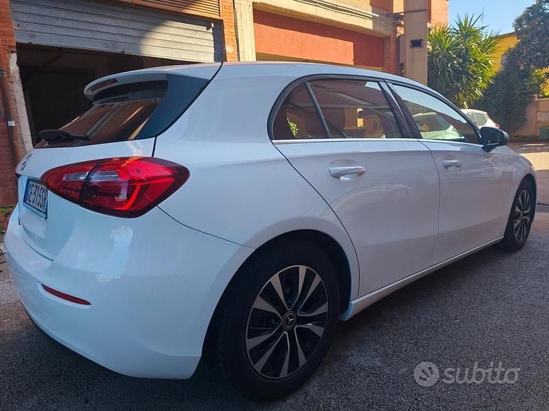 Usata Mercedes A180 Business 115 CV (84 kW) 2021 Bianco Berlina