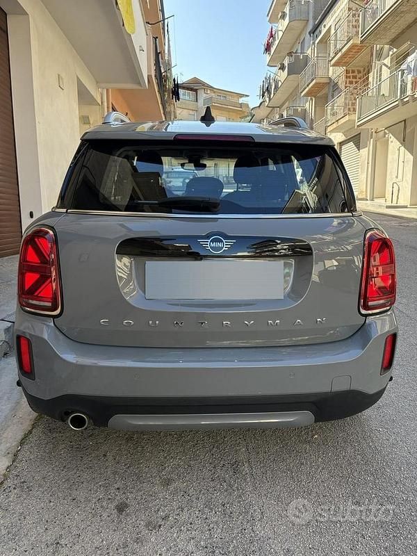Käytetty Mini Countryman 136 HP (100 kW) 2022 Harmaa Katumaasturi