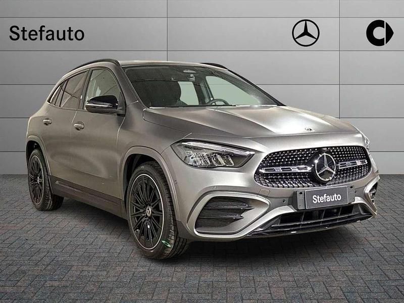 Grigio grafite magno designo Nuova 2026 Mercedes GLA180 Advanced Plus SUV | 47.400 € (Buon prezzo) - Immagine 1/4