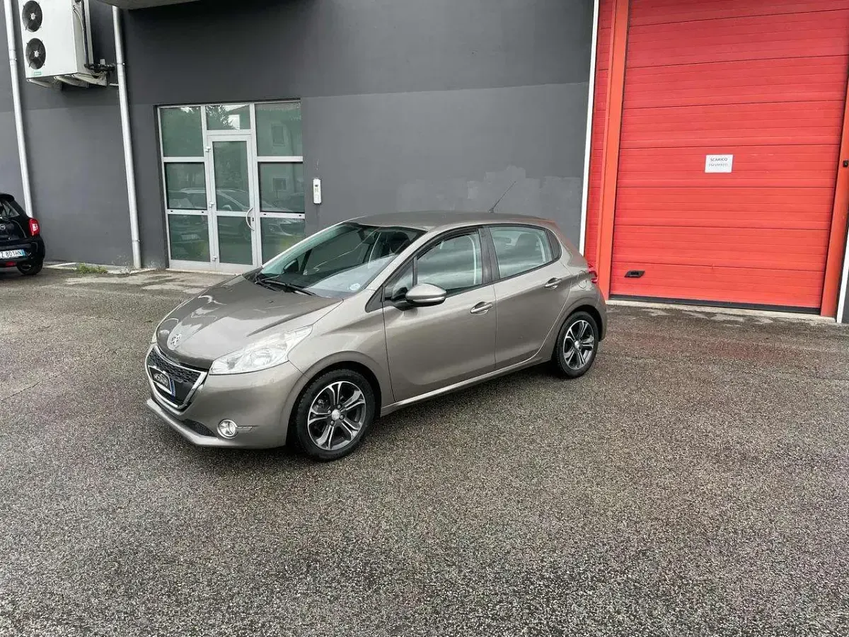Usata Peugeot 208 Active 82 CV (60 kW) 2014 Bronzo Utilitaria