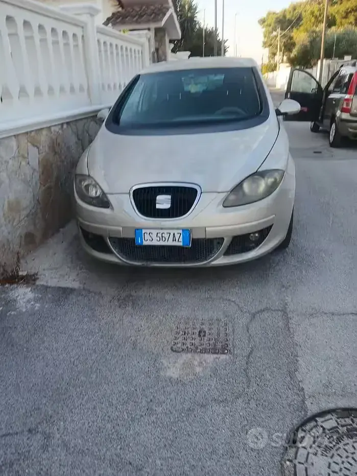 Usata Seat Altea 105 CV (77 kW) 2004 Giallo Monovolume