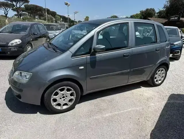 Usata Fiat Idea 69 CV (50 kW) 2009 Grigio Monovolume