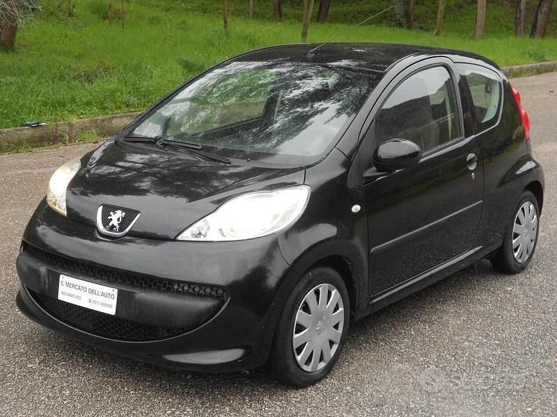 Usata Peugeot 107 68 CV (50 kW) 2006 Nero Utilitaria