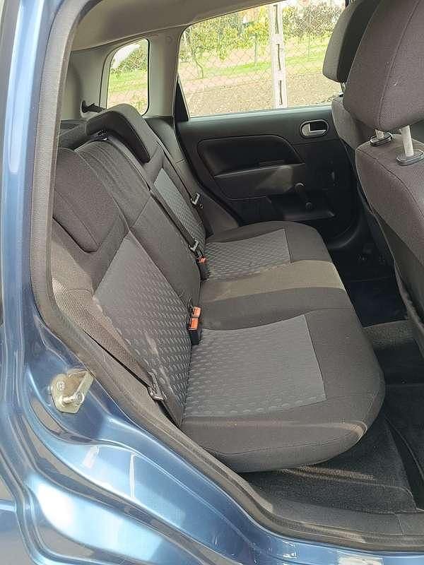 Usata Ford Fiesta Ghia 71 CV (52 kW) 2005 Blu/azzurro Berlina