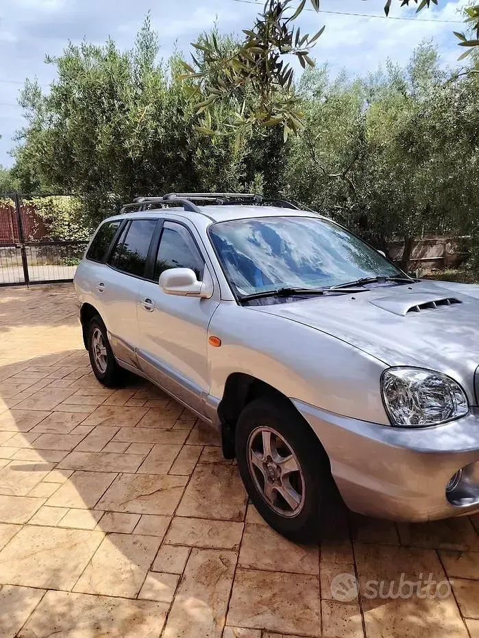 Usata Hyundai Santa Fe 112 CV (82 kW) 2002 Grigio SUV