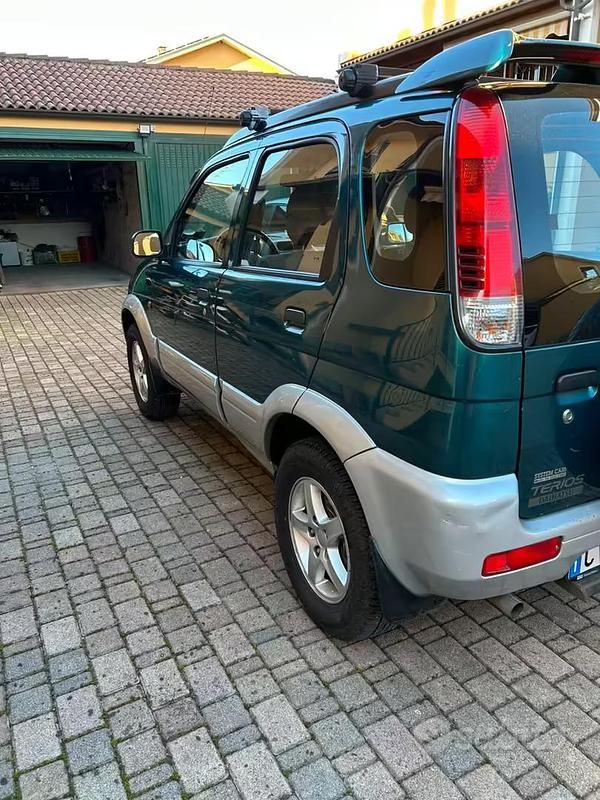 Usata Daihatsu Terios 86 CV (63 kW) 2005 Verde SUV