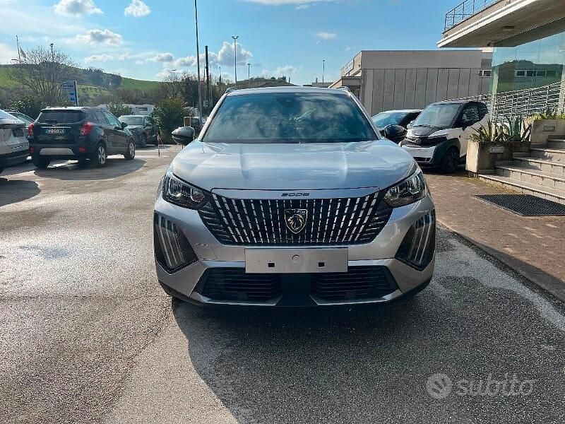 Usata Peugeot 2008 S 102 CV (75 kW) 2025 Grigio SUV