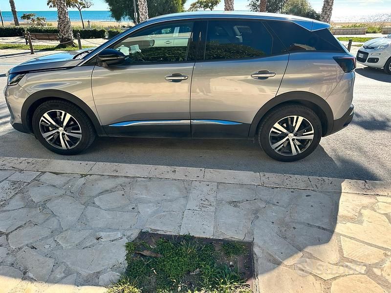 Usata Peugeot 3008 Allure 131 CV (96 kW) 2023 SUV