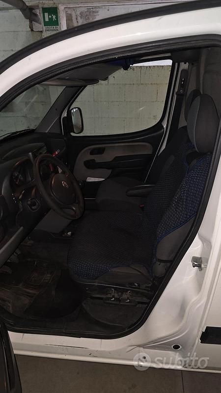 Usata Fiat Doblò 120 CV (88 kW) 2009 Bianco Monovolume