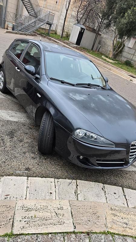 Brugt Alfa Romeo 147 2007 Grå Hatchback