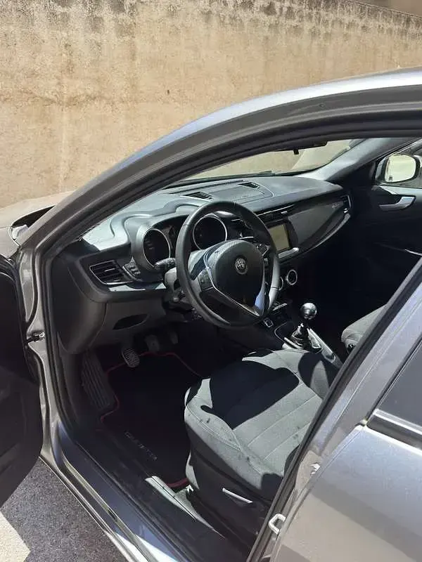 Usata Alfa Romeo Giulietta Super 120 CV (88 kW) 2018 Utilitaria