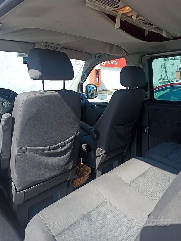 Usata VW Caravelle 102 CV (75 kW) 2008 Grigio Monovolume