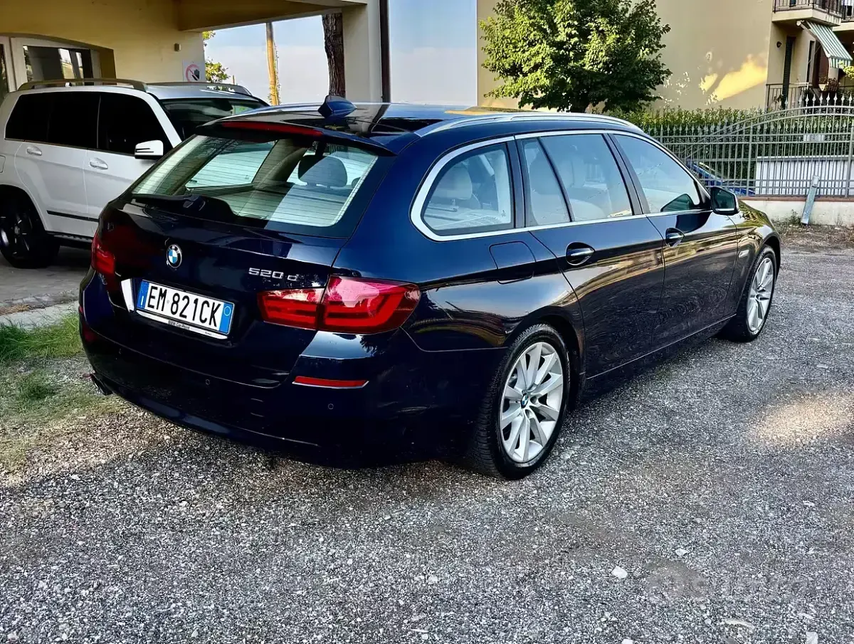 Usata BMW 520 M Sport 184 CV (135 kW) 2012 Bluazzurro Station wagon