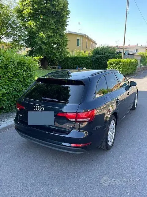 Usata Audi A4 150 CV (110 kW) 2018 Blu Station wagon