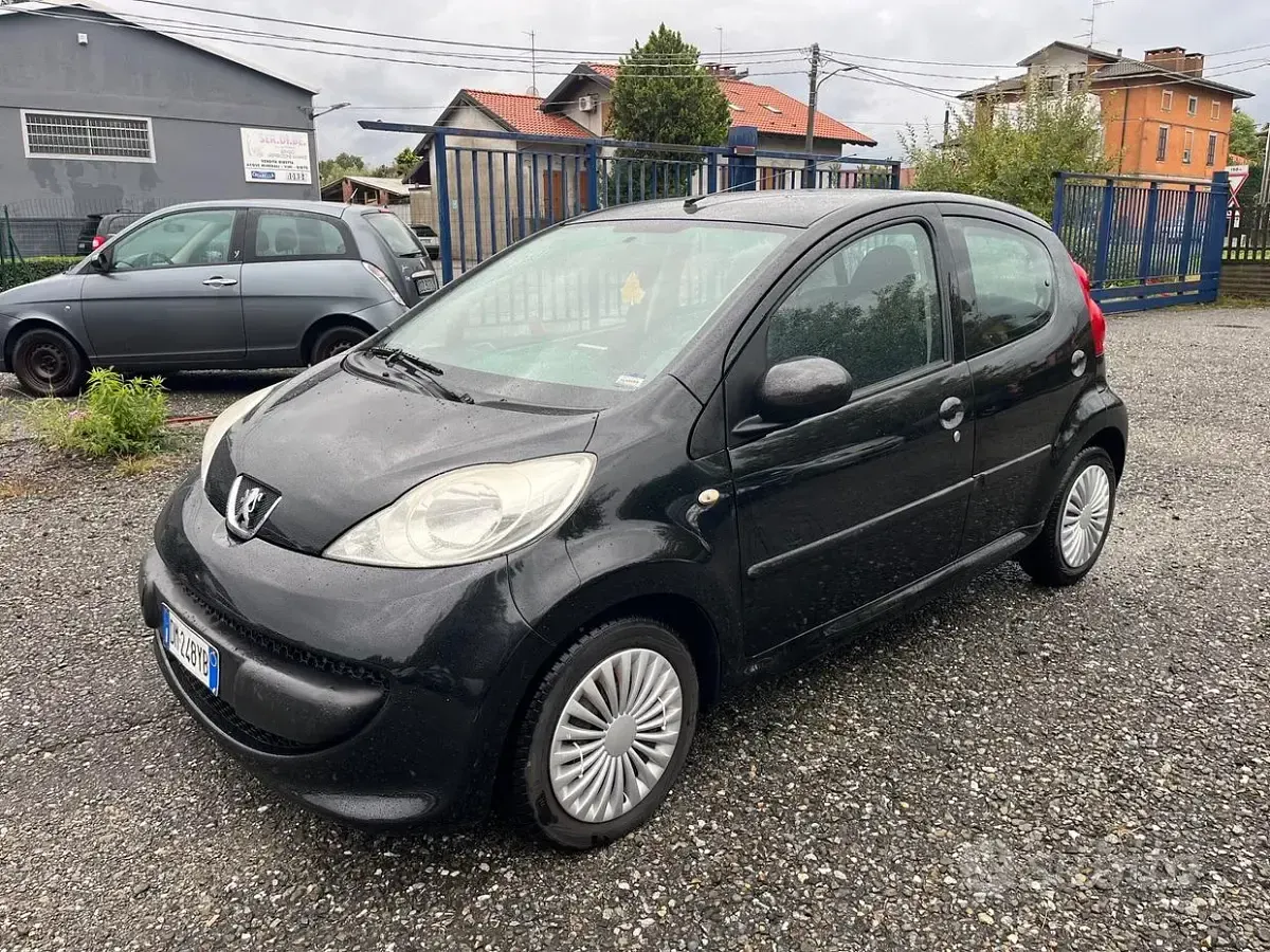 Usata Peugeot 107 Urban Move 68 CV (50 kW) 2008 Nero Utilitaria