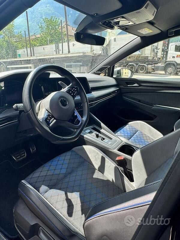 Usata VW Golf VIII R 320 CV (235 kW) 2021 Nero Berlina