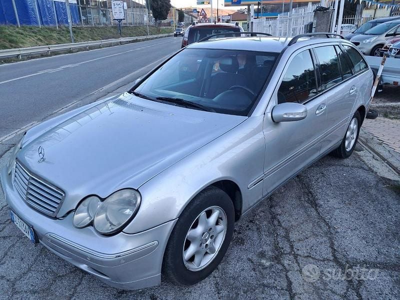 Grigio Usata 2002 Mercedes C220 Station wagon | 2500 € (Buon prezzo) - Immagine 1/4